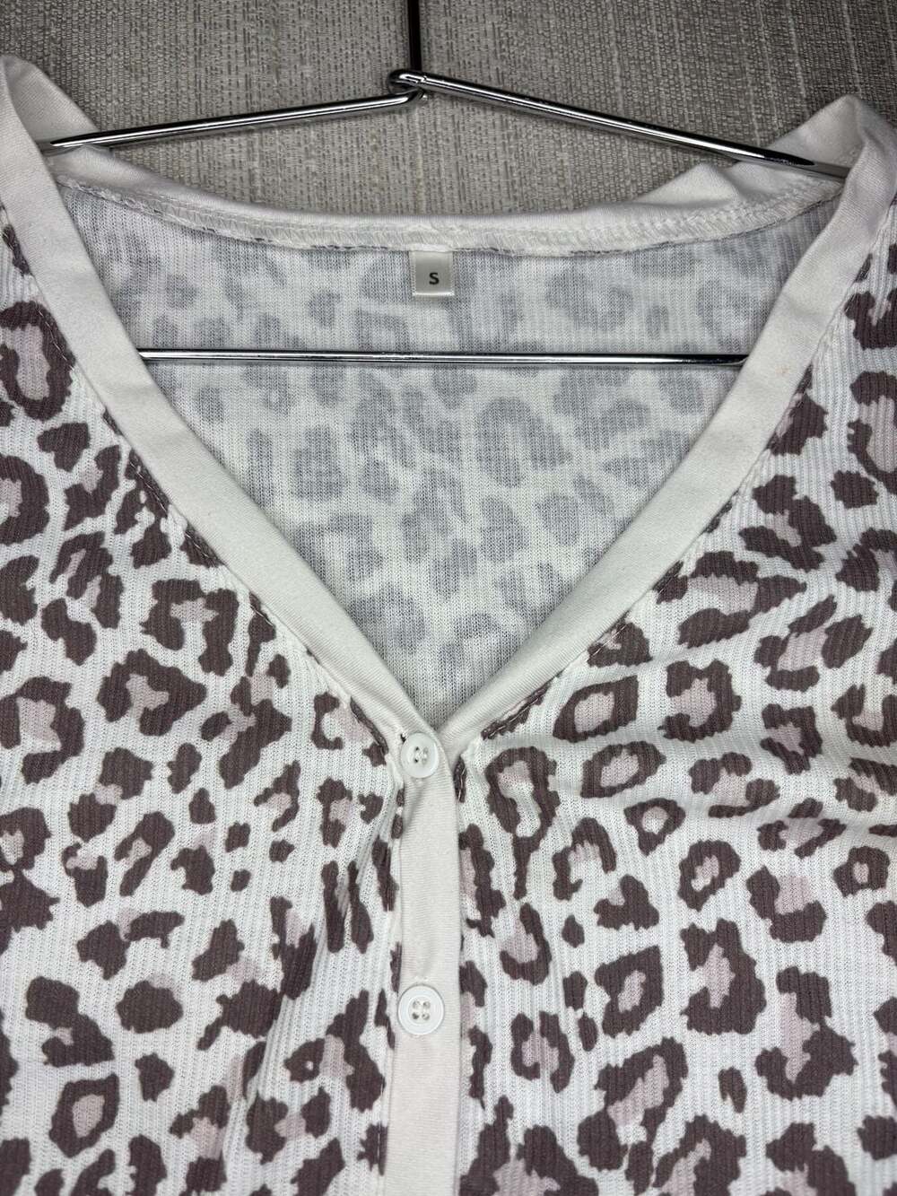 Women's Leopard Print Waffle Knit V-Neck Long Sleeve Button-Down Top Size S